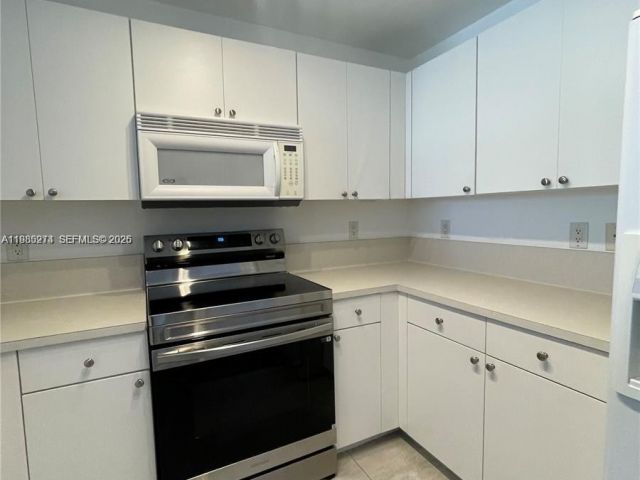 Apartment for rent  Unit #1412 - photo 7453526