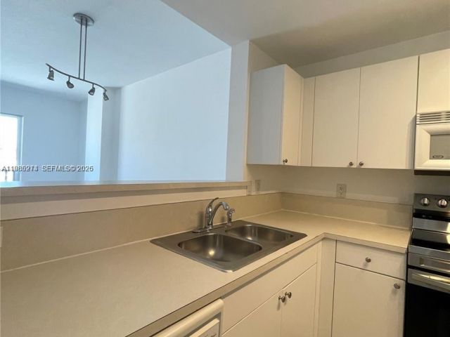 Apartment for rent  Unit #1412 - photo 7453528