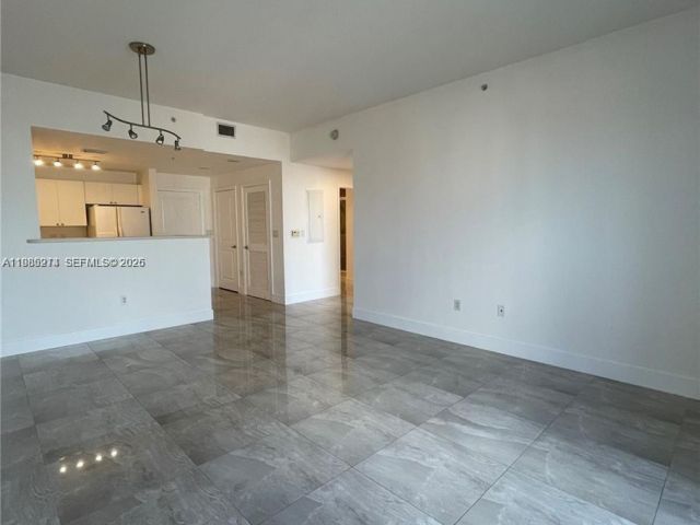 Apartment for rent  Unit #1412 - photo 7453530