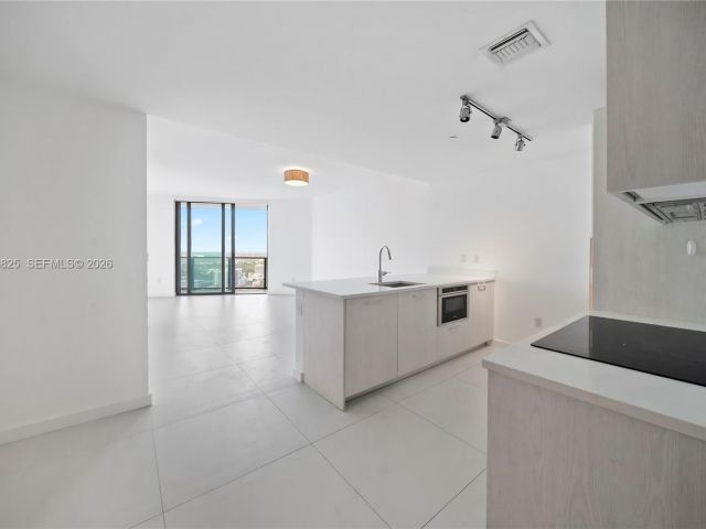 Apartment for sale  Unit #3110 - photo 7494132