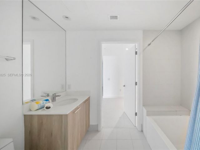 Apartment for sale  Unit #3110 - photo 7494137