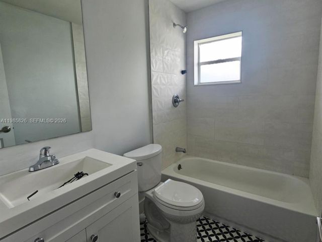 Home for rent at 4970 NW 182nd St 0 - photo 7479389