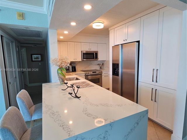 Apartment for rent  Unit #411 - photo 7477010