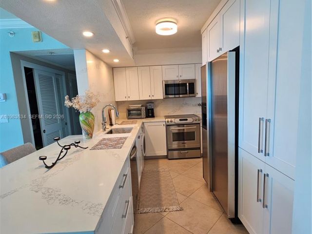 Apartment for rent  Unit #411 - photo 7477020