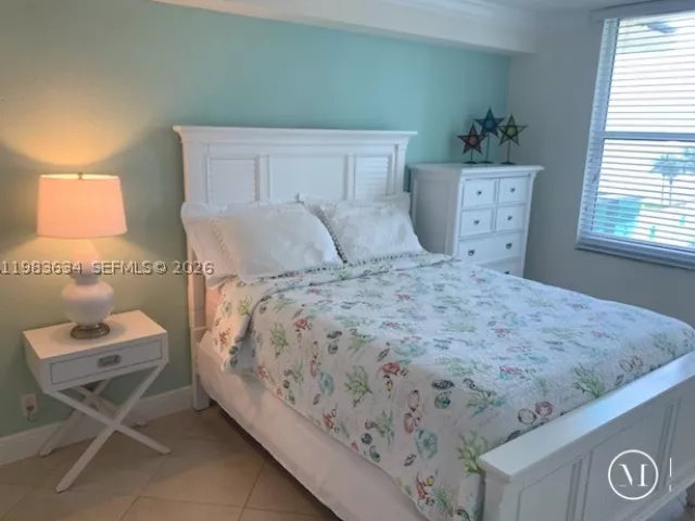 2-bedroom condo for rent in Hollywood - 2501 S OCEAN DR 411 - MondialRealty