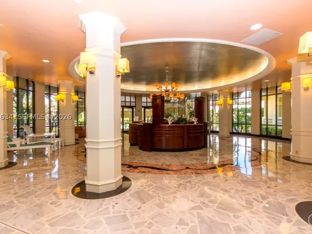 2-bedroom condo for rent in Hollywood - 2501 S OCEAN DR 411 - MondialRealty