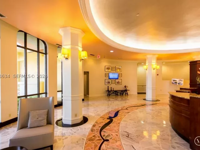 2-bedroom condo for rent in Hollywood - 2501 S OCEAN DR 411 - MondialRealty