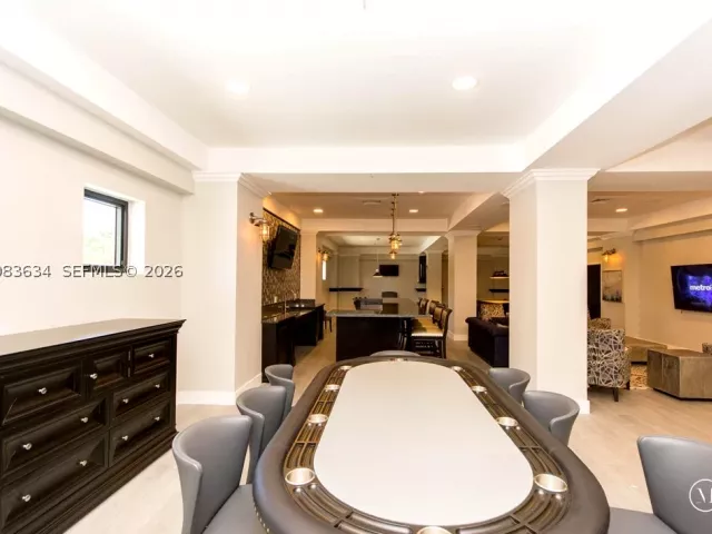 2-bedroom condo for rent in Hollywood - 2501 S OCEAN DR 411 - MondialRealty