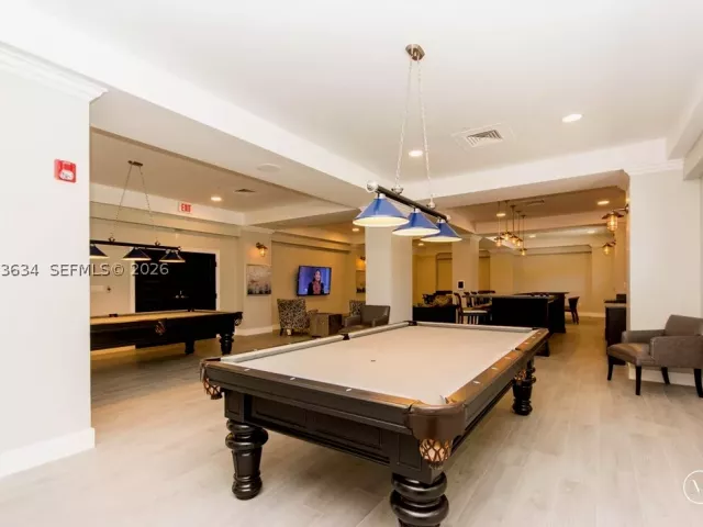 2-bedroom condo for rent in Hollywood - 2501 S OCEAN DR 411 - MondialRealty