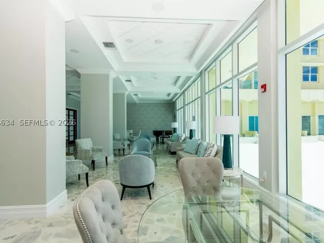 2-bedroom condo for rent in Hollywood - 2501 S OCEAN DR 411 - MondialRealty