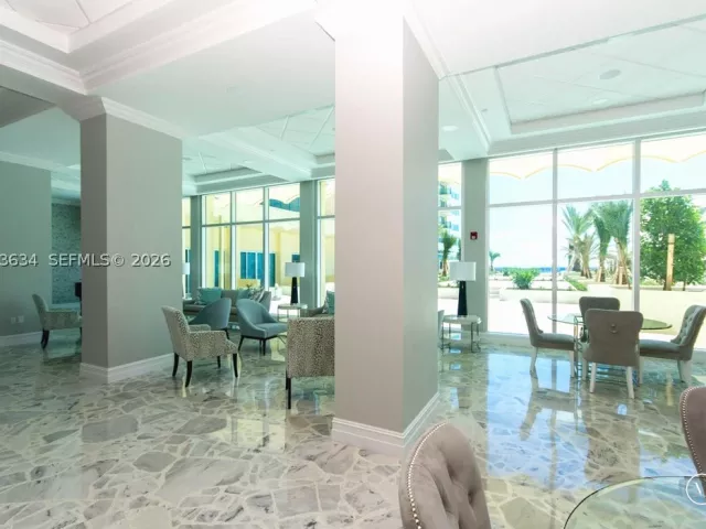 2-bedroom condo for rent in Hollywood - 2501 S OCEAN DR 411 - MondialRealty