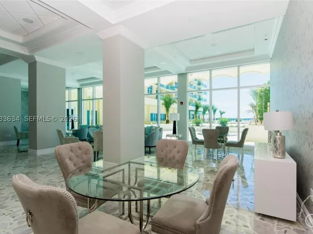 2-bedroom condo for rent in Hollywood - 2501 S OCEAN DR 411 - MondialRealty
