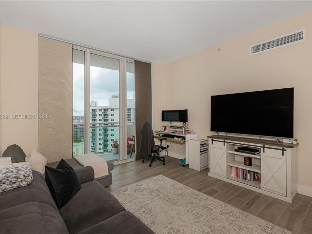 Apartment for rent  Unit #1639 - photo 7466640