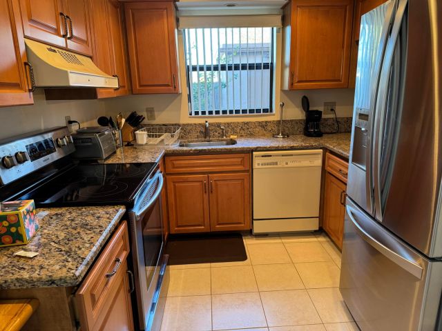 3-bedroom home for sale in Cooper City - 31 Chestnut Circle - MondialRealty