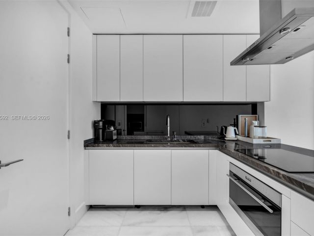 Apartment for rent  Unit #1604 - photo 7497638