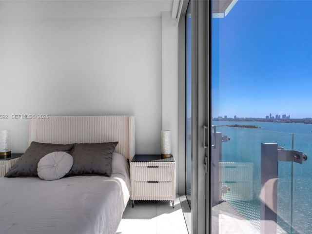 Apartment for rent  Unit #1604 - photo 7497649