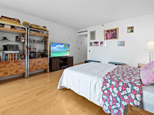 Apartment for sale  Unit #16C - photo 7503761