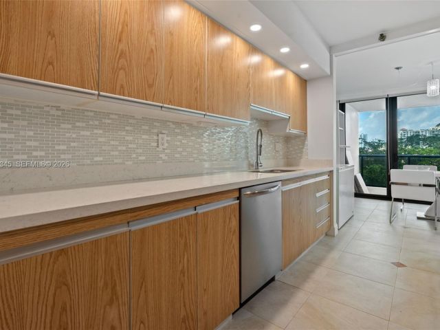 Apartment for sale  Unit #4H - photo 7505612