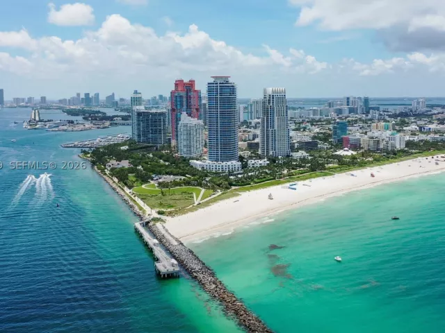 2-bedroom condo for rent in Miami Beach - 50 S Pointe Dr 805 - MondialRealty
