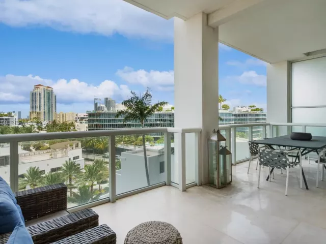 2-bedroom condo for rent in Miami Beach - 50 S Pointe Dr 805 - MondialRealty