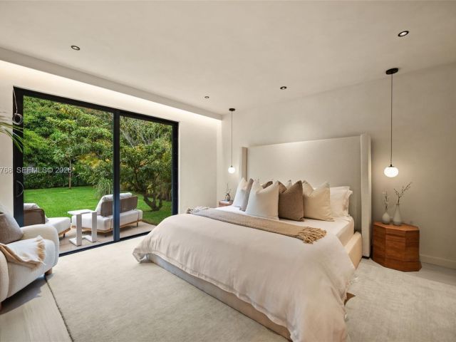 Home for sale at 871 NE 128th St - photo 7535084