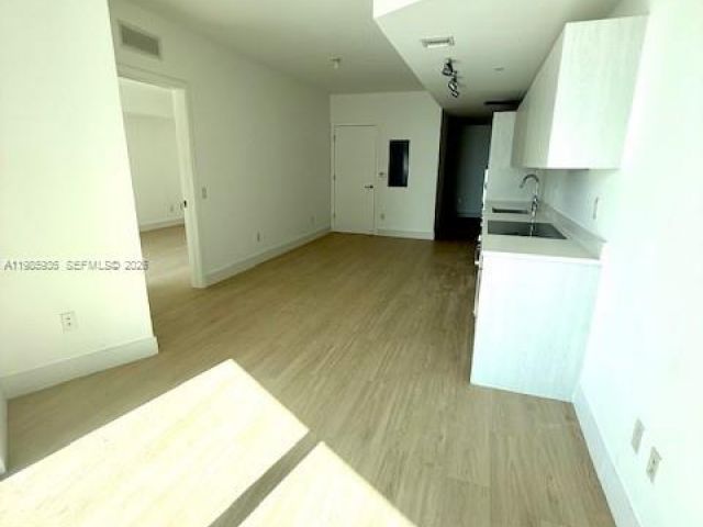 Apartment for rent  Unit #2507 - photo 7494114