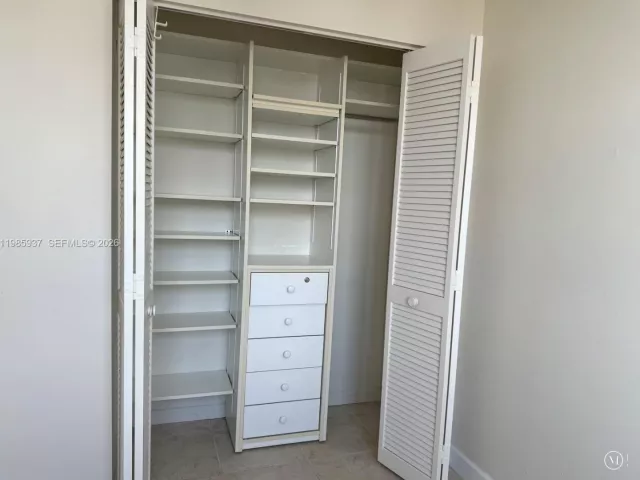 2-bedroom condo for sale in Miami Beach - 2555 Collins Ave 2002 - MondialRealty