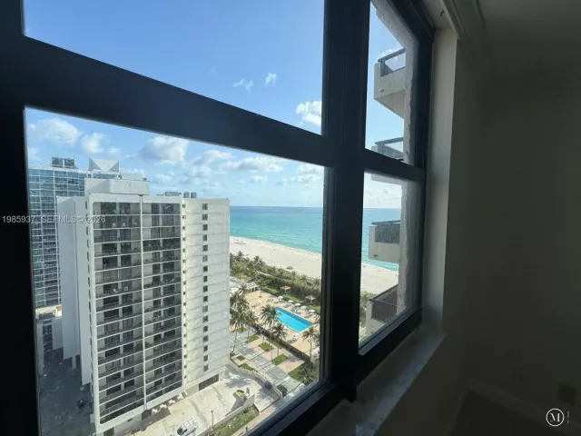 2-bedroom condo for sale in Miami Beach - 2555 Collins Ave 2002 - MondialRealty