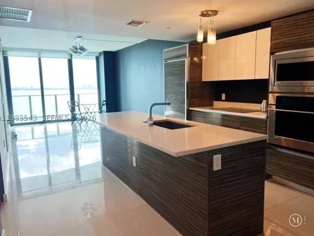 2-bedroom condo for sale in Miami - 460 NE 28th St 1407 - MondialRealty