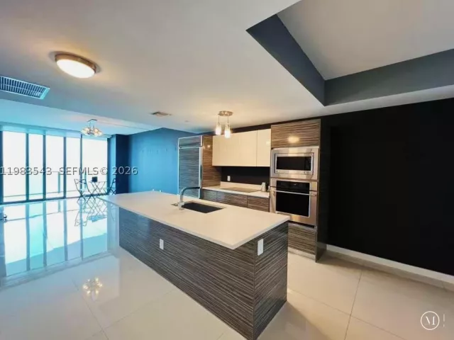 2-bedroom condo for sale in Miami - 460 NE 28th St 1407 - MondialRealty