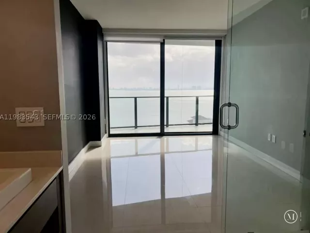 2-bedroom condo for sale in Miami - 460 NE 28th St 1407 - MondialRealty
