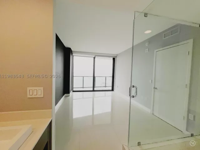 2-bedroom condo for sale in Miami - 460 NE 28th St 1407 - MondialRealty