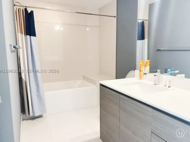 2-bedroom condo for sale in Miami - 460 NE 28th St 1407 - MondialRealty