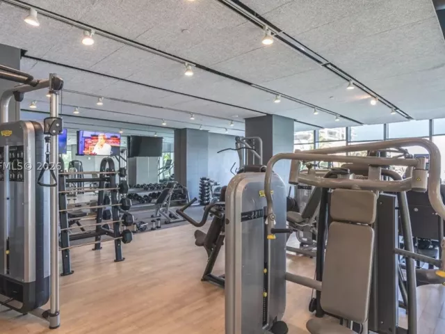 2-bedroom condo for sale in Miami - 460 NE 28th St 1407 - MondialRealty