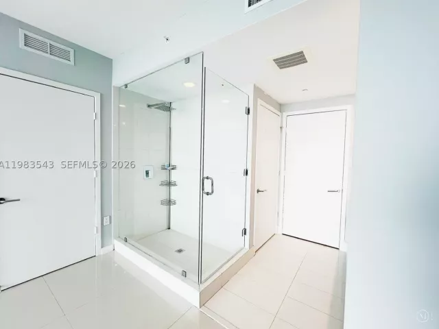2-bedroom condo for sale in Miami - 460 NE 28th St 1407 - MondialRealty