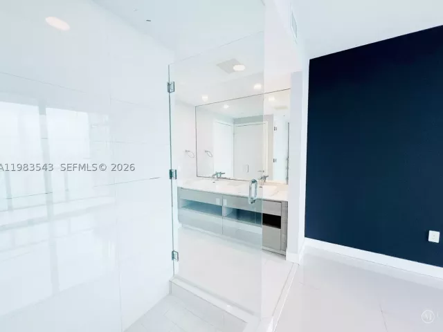 2-bedroom condo for sale in Miami - 460 NE 28th St 1407 - MondialRealty