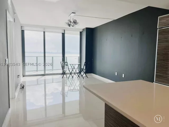 2-bedroom condo for sale in Miami - 460 NE 28th St 1407 - MondialRealty