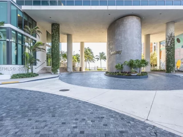 2-bedroom condo for sale in Miami - 460 NE 28th St 1407 - MondialRealty