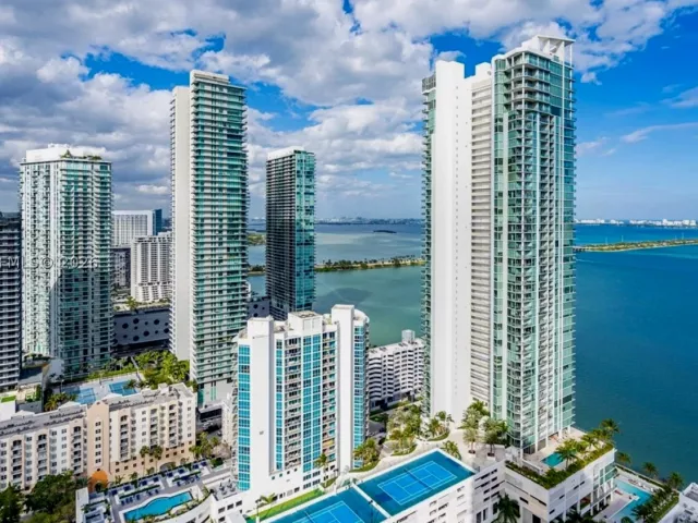 2-bedroom condo for sale in Miami - 460 NE 28th St 1407 - MondialRealty