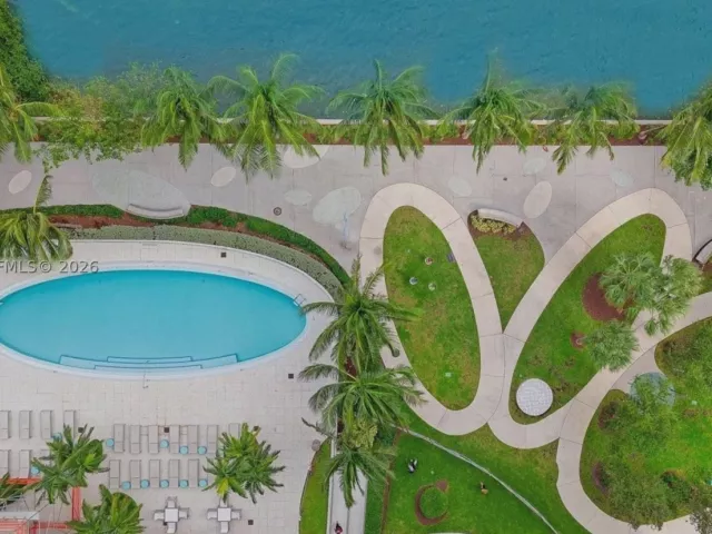 2-bedroom condo for sale in Miami - 460 NE 28th St 1407 - MondialRealty