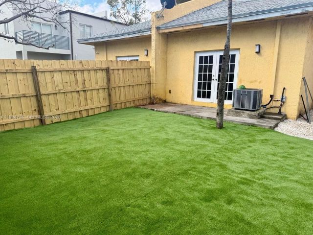 Home for rent at 1008 NW 2nd Ave - photo 7461901