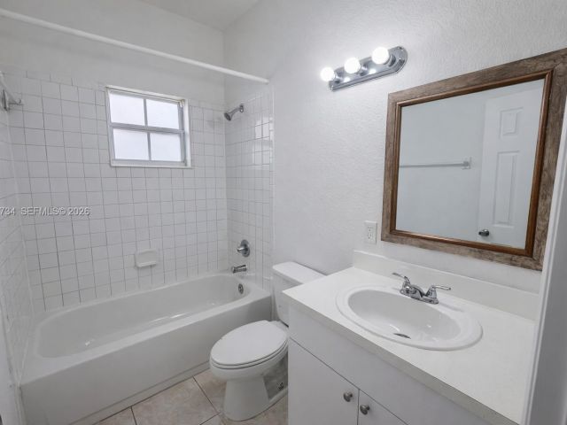 Home for rent at 1008 NW 2nd Ave - photo 7461915