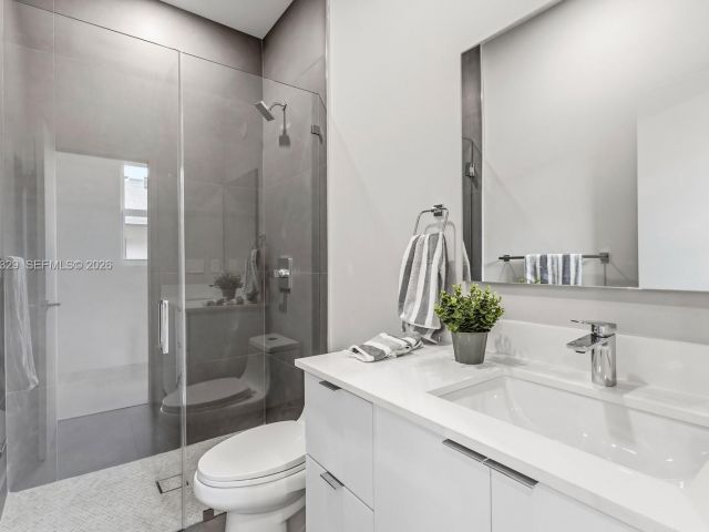 Home for sale at 1028 NW 8th Ave - photo 7529559