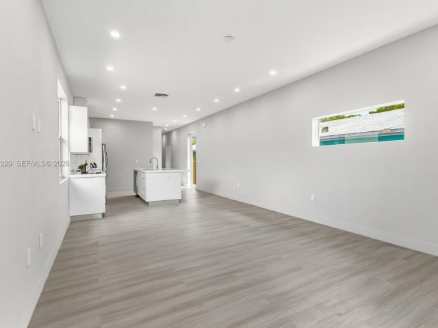 Home for sale at 1028 NW 8th Ave - photo 7529560