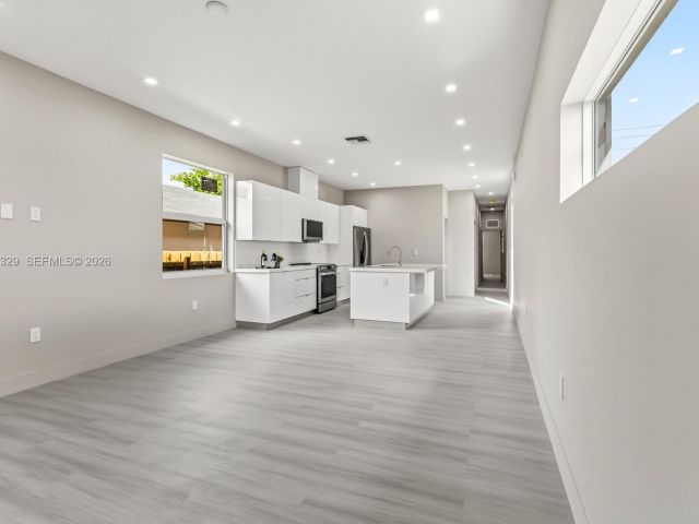 Home for sale at 1028 NW 8th Ave - photo 7529561