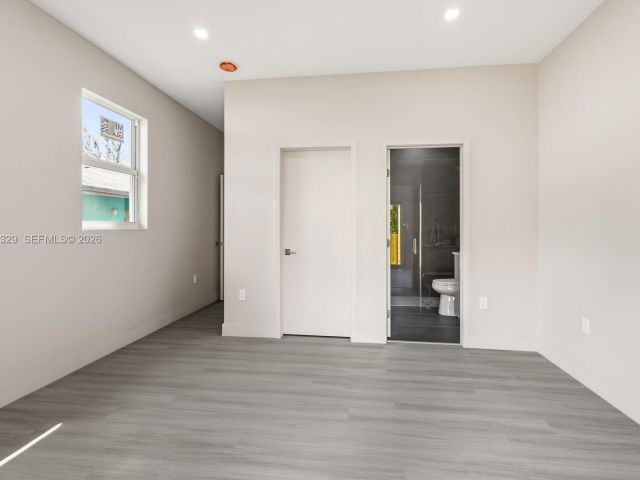 Home for sale at 1028 NW 8th Ave - photo 7529572