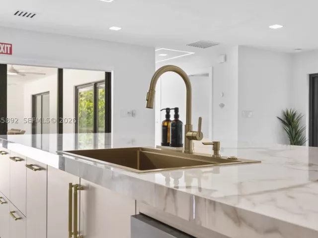 4-bedroom home for rent in Hollywood - 1117 Adams st - MondialRealty