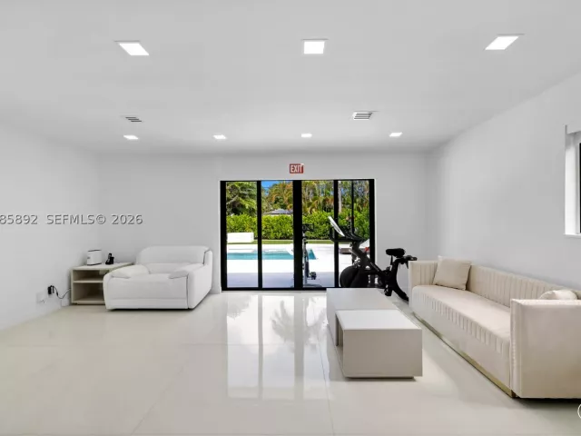 4-bedroom home for rent in Hollywood - 1117 Adams st - MondialRealty