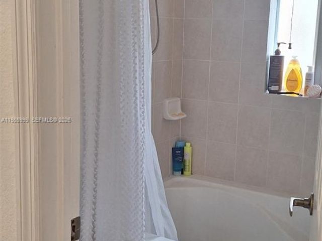 Home for rent at 10775 NW 83rd Ter 2-28 - photo 7484508