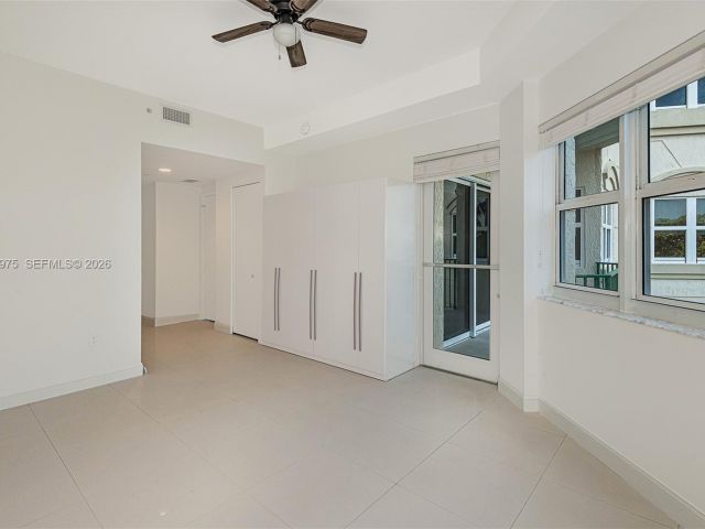 Apartment for rent  Unit #412 - photo 7506457